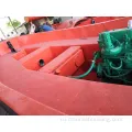 Подержанное морское оборудование используется в спасательной шлюпке открытого типа